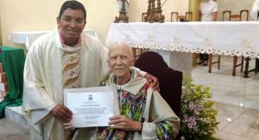 Padre Antônio Moreira é homenageado com o título de Padre Emérito da Arquidiocese de BH