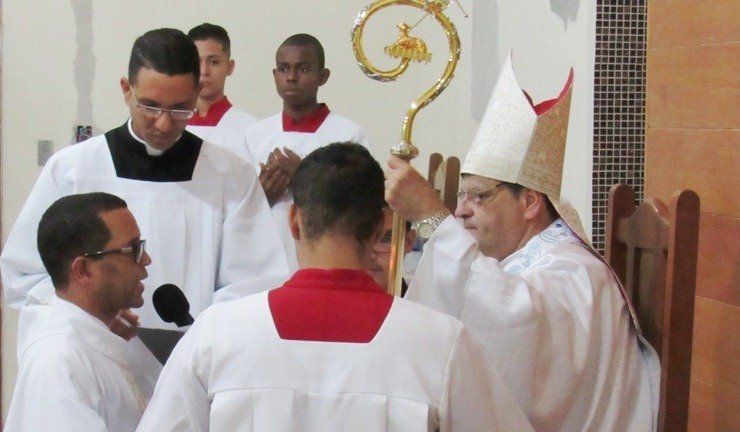 Dom Otacílio celebra a Eucaristia na Paróquia Santa Isabel, em Betim