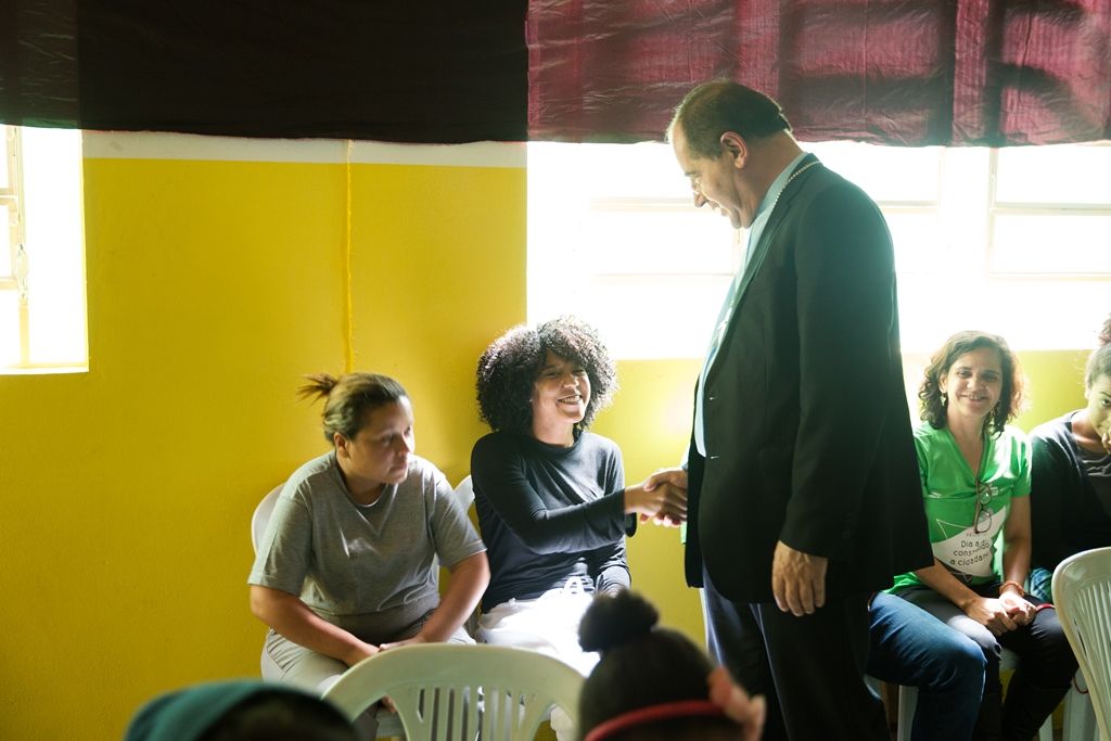 Aglomerado da Serra: Dom Walmor visita Associação Projeto Providência