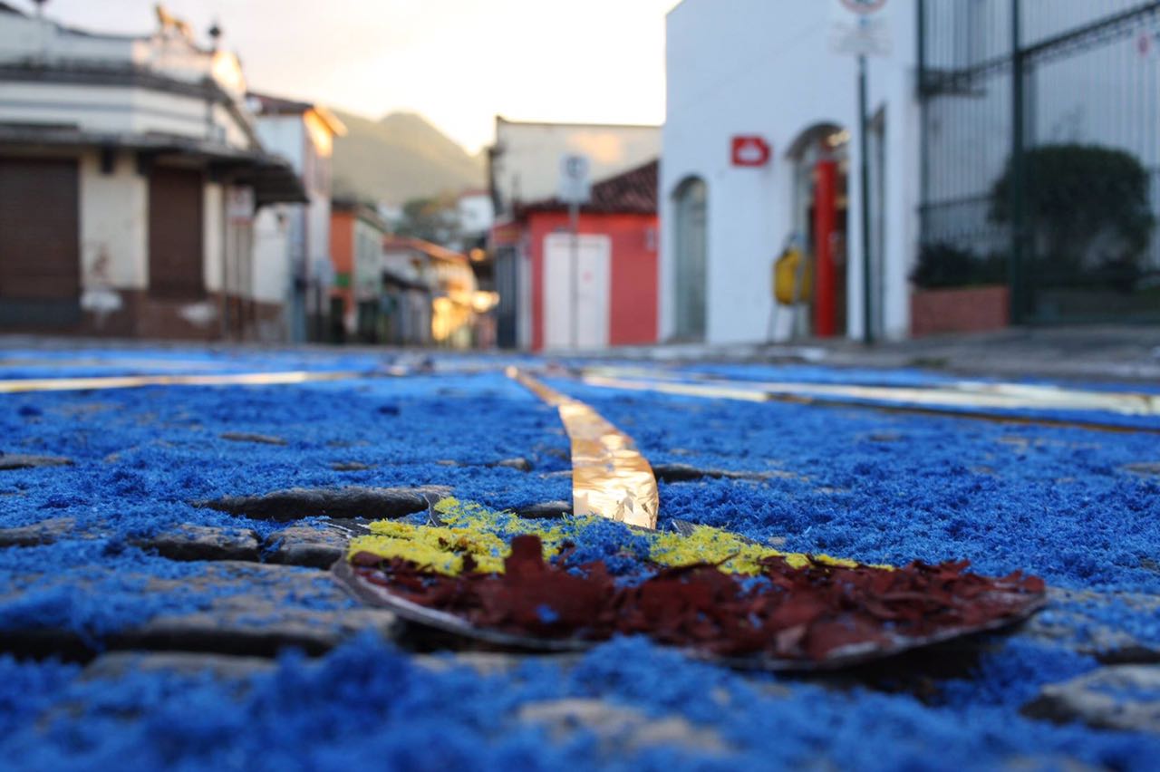 Corpus Christi: comunidades de fé de Sabará preparam belos tapetes para a procissão