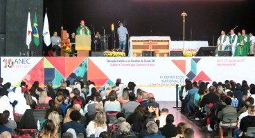 Dom Walmor preside celebração na abertura do IV Congresso Nacional de Educação Católica