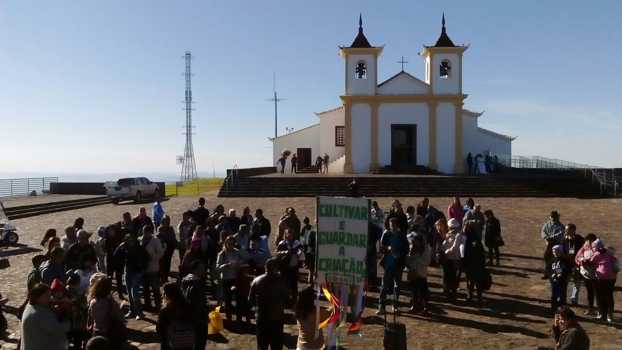 Famílias do Colégio Santa Maria peregrinam ao Santuário Nossa Senhora da Piedade