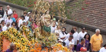 Nossa Senhora do Pilar: fiéis participam das celebrações nas paróquias
