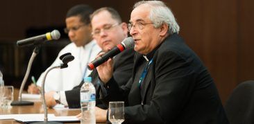Núncio apostólico profere palestra sobre a personalidade jurídica internacional da Santa Sé durante Seminário na PUC Minas