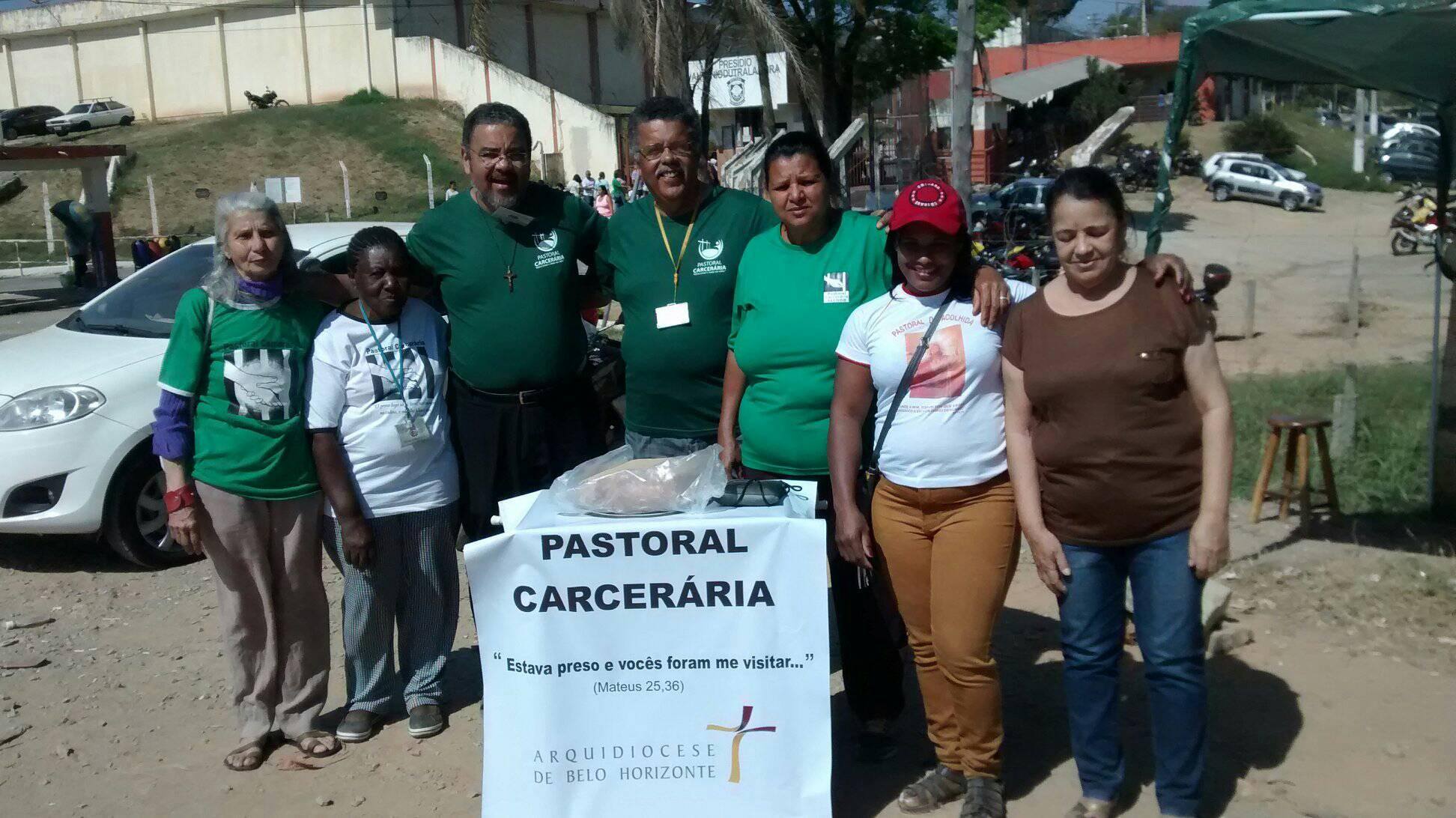 Pastoral Carcerária promove ação missionária em frente à penitenciária: acolhimento de familiares e atendimento jurídico