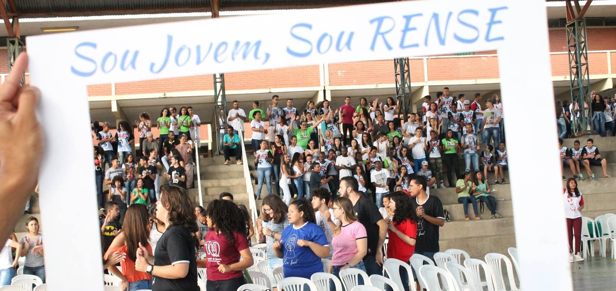 Jovens da Rense participam de celebrações do Dia Nacional da Juventude: dom Mol preside Missa