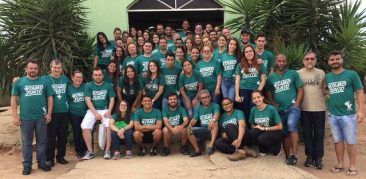 Vilas e favelas: dom Vicente acompanha missão da juventude Redentorista