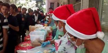 Paróquia São Judas Tadeu, em Ibirité: voluntários reúnem 600 moradores de rua em almoço de Natal