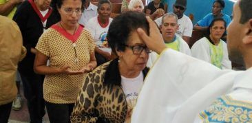 Mais de 100 idosos e enfermos recebem unção na Paróquia São Domingos, bairro Ribeiro de Abreu