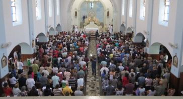 Dom Walmor preside Missa para centenas de fiéis no dia dedicado à Imaculada Conceição de Nossa Senhora