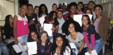 Projeto Vila Fátima: jovens celebram a formação em oficinas e recebem certificados