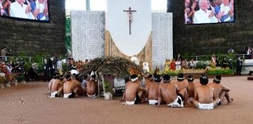 Papa Francisco se encontra com indígenas no Peru e pede uma Igreja com rosto amazônico