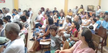 Famílias da Paróquia Jesus de Nazaré, em Ribeirão das Neves, participam de encontro “Chá com as famílias”