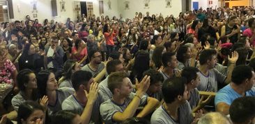 Vale do Paraopeba: Milhares de fiéis participam da Procissão do Encontro