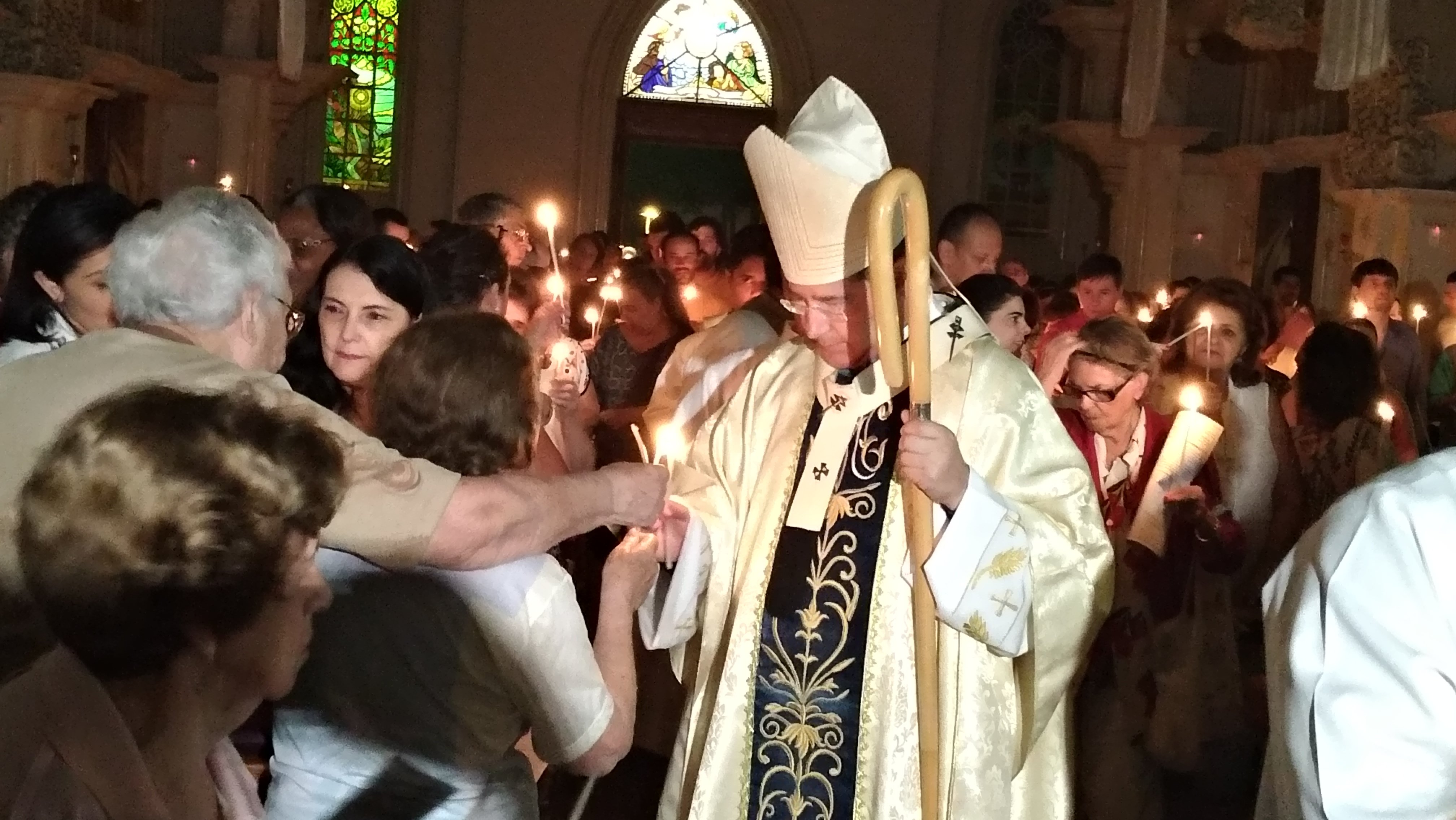 Vigília Pascal: Santuário Arquidiocesano de Adoração Perpétua fica repleto de peregrinos