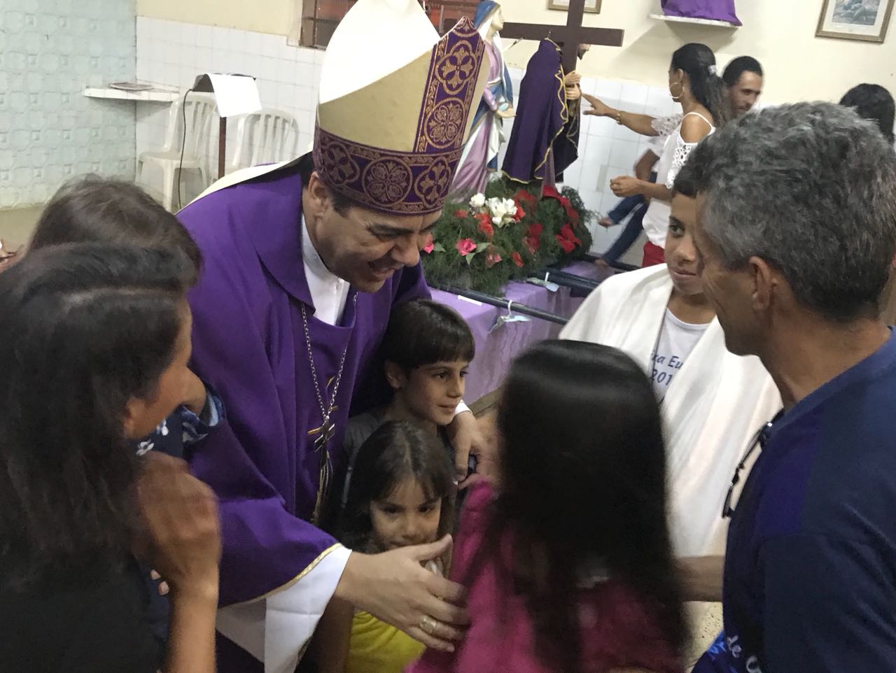 Procissão do Encontro reúne fiéis em comunidade rural de Santa Luzia