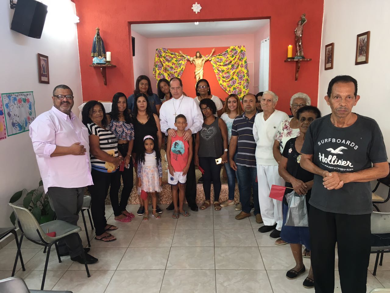 Visita Pastoral: fiéis da Paróquia Jesus Missionário (bairro Vista Alegre) recebem dom Walmor