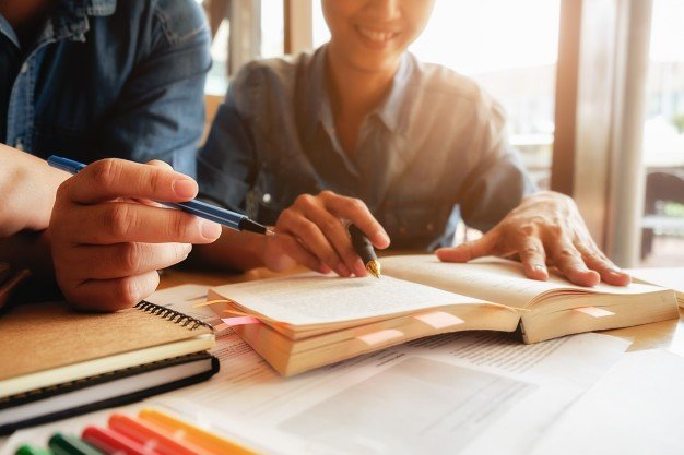 PUC Minas oferece Cursos de Aprofundamento Bíblico-Teológico e Curso Básico de Teologia