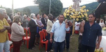 Santa Luzia: fiéis fazem carreata em homenagem a Nhá Chica