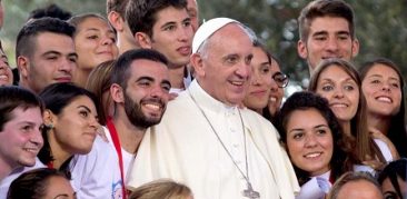 Papa Francisco dedica mensagem aos jovens