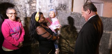 Arcebispo se reúne com fiéis de vilas e favelas para celebrar a Eucaristia