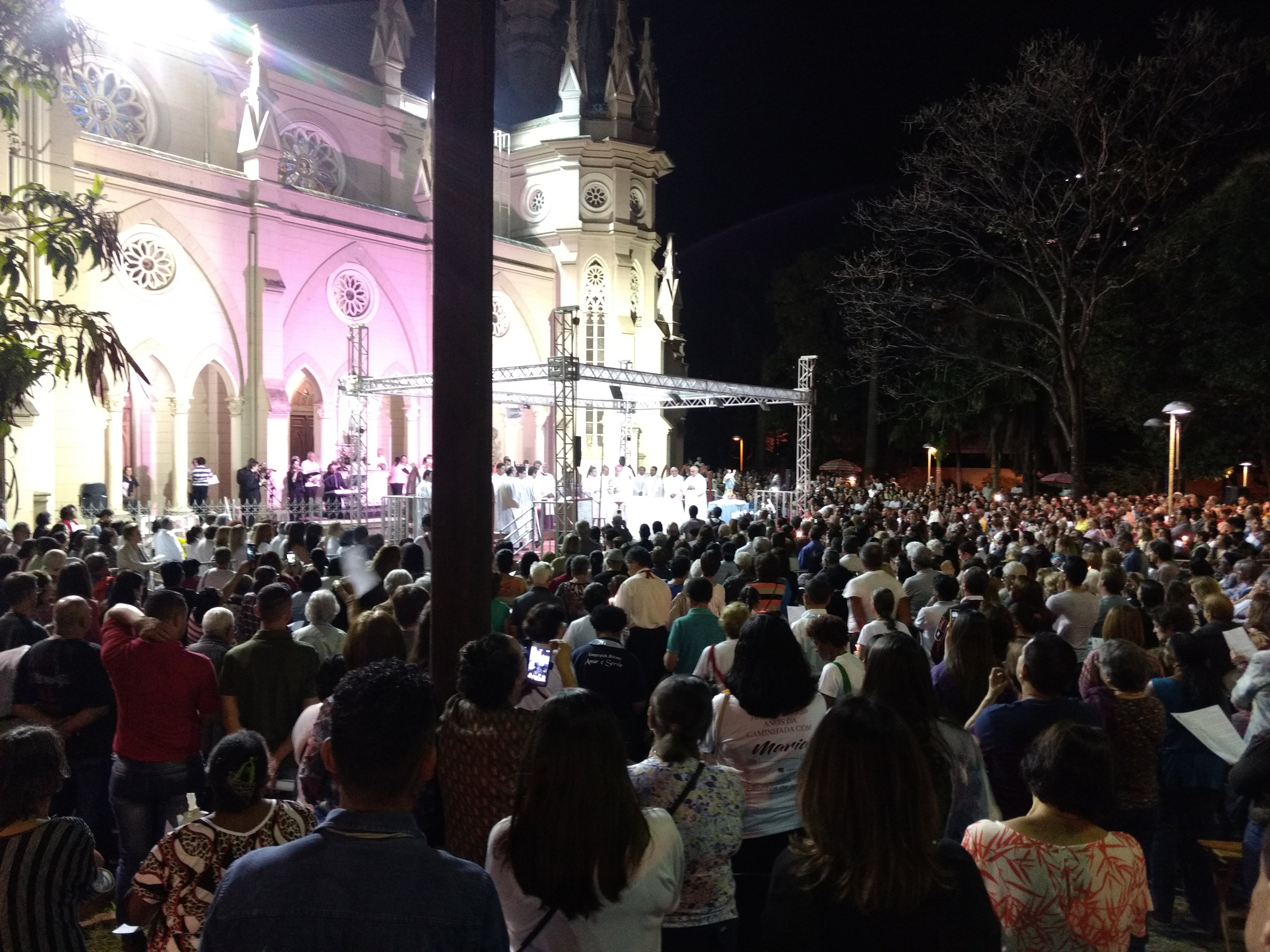 Celebração de Nossa Senhora da Boa Viagem reúne milhares de fiéis