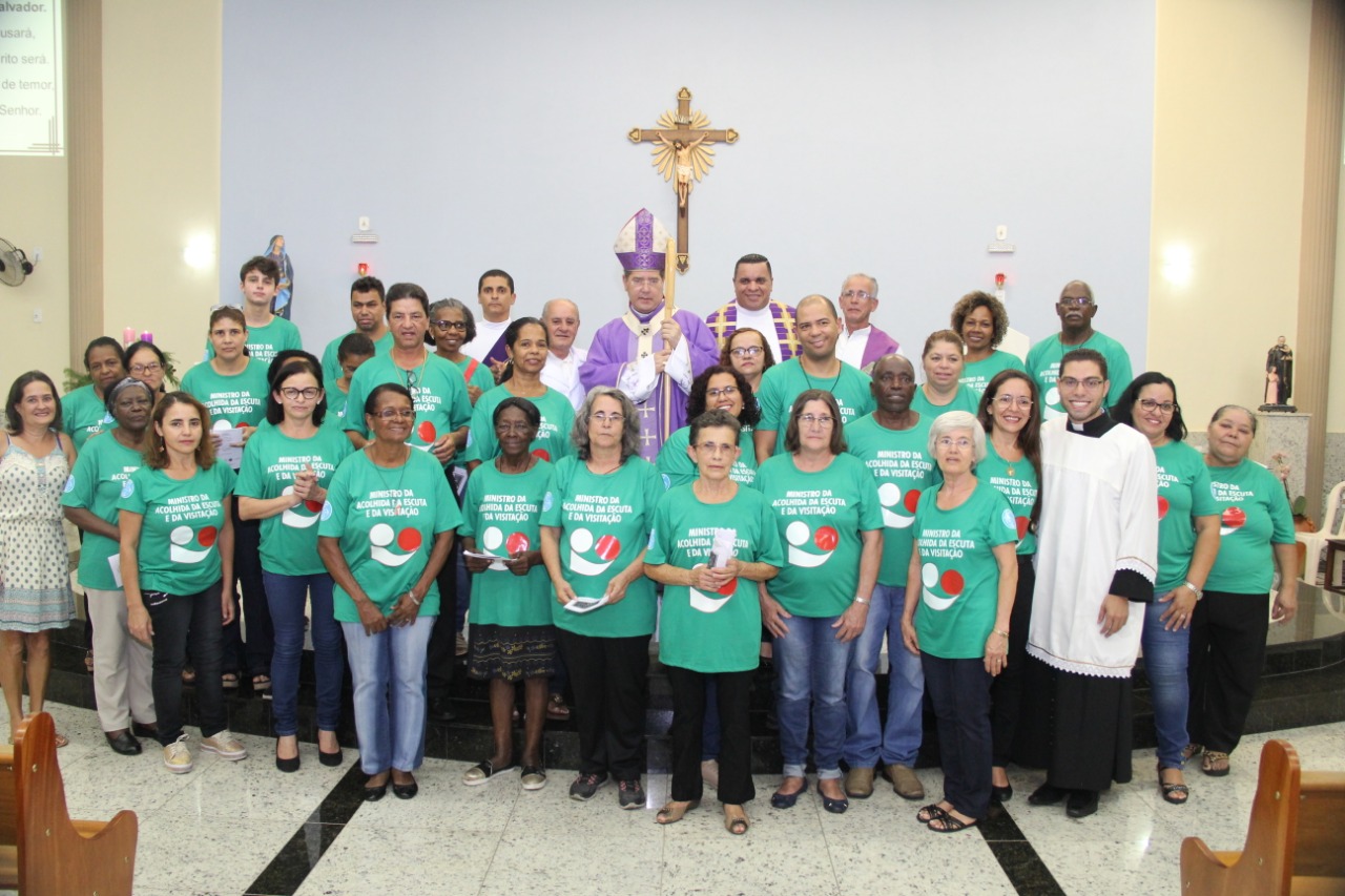 Dom Walmor realiza visita pastoral à Paróquia Maria, Mãe dos Pobres, em Betim