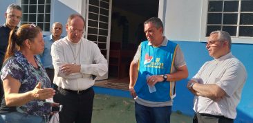 Dom Walmor visita famílias vítimas da tragédia em Brumadinho
