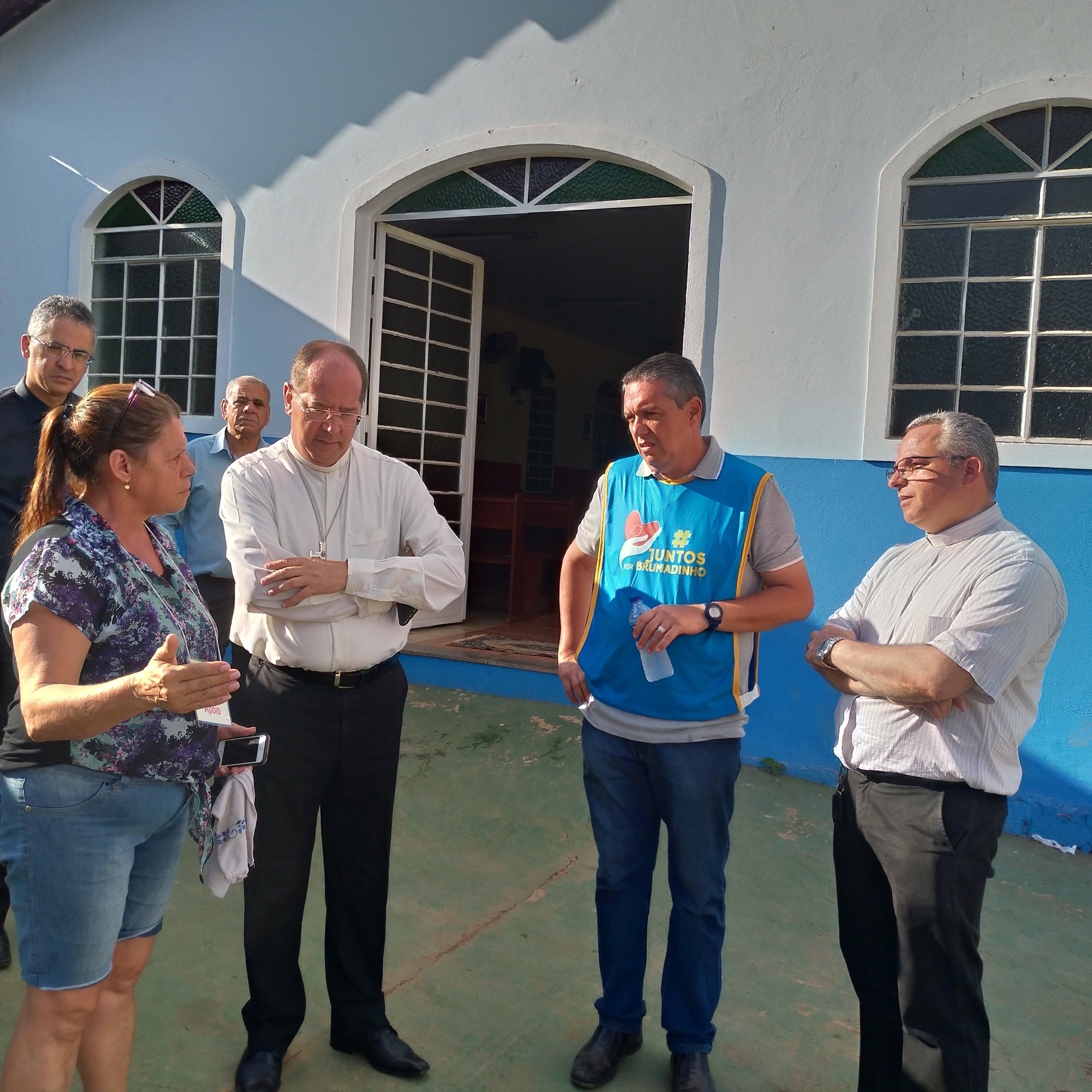 Dom Walmor visita famílias vítimas da tragédia em Brumadinho