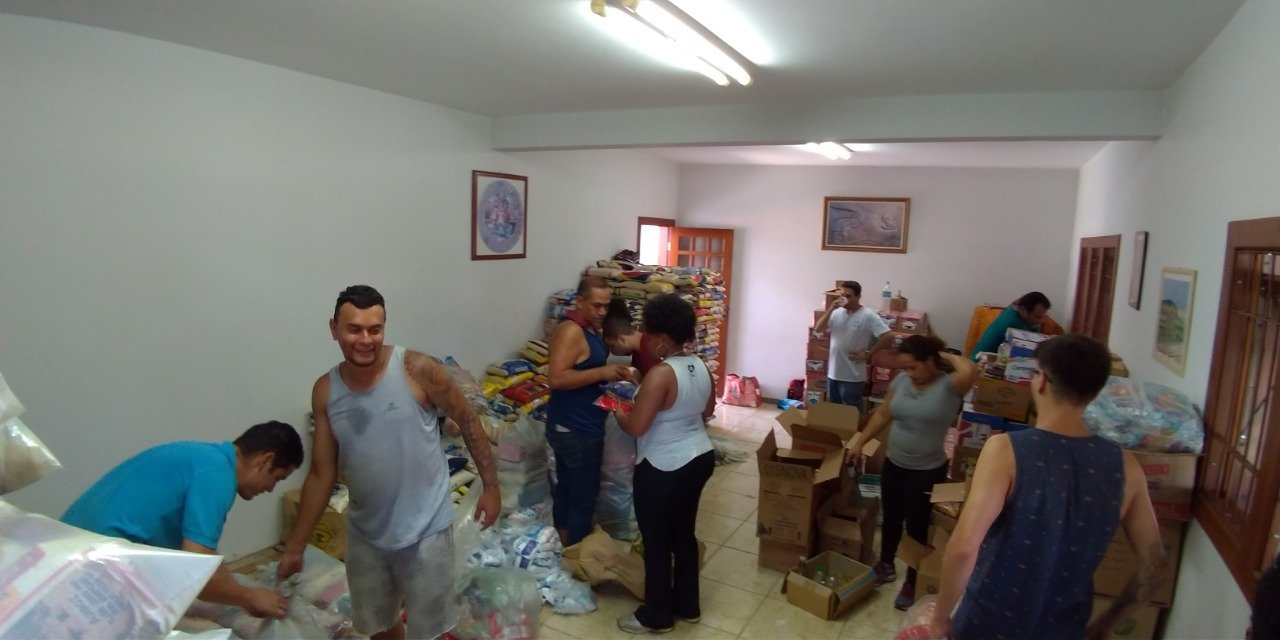 Brumadinho: voluntários de diferentes comunidades se unem para organizar donativos