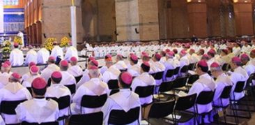 Dom Walmor e bispos auxiliares participam da 57ª Assembleia Geral da CNBB