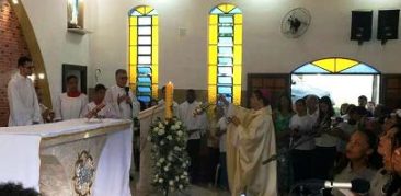 Dom Edson preside Missa da Páscoa do Senhor na Paróquia São José, em Confins