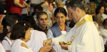 Dom Otacílio celebra a Páscoa com comunidades do Barreiro