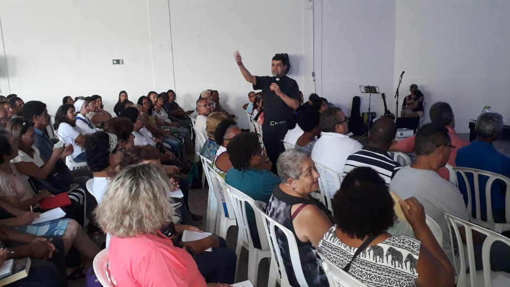 Encontro reúne mais de 200 catequistas da Região Episcopal Nossa Senhora da Conceição