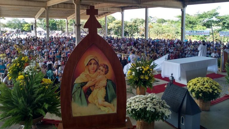 Milhares de fiéis participam de Celebração presidida por dom Walmor no Santuário Tabor da Liberdade