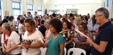 Fiéis celebram o Terceiro Domingo da Páscoa na Tenda Cristo Rei