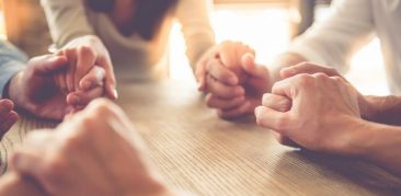 [Artigo] Viver a comunhão com Deus em comunidade – Neuza Silveira, Secretariado Arquidiocesano Bíblico-Catequético de BH
