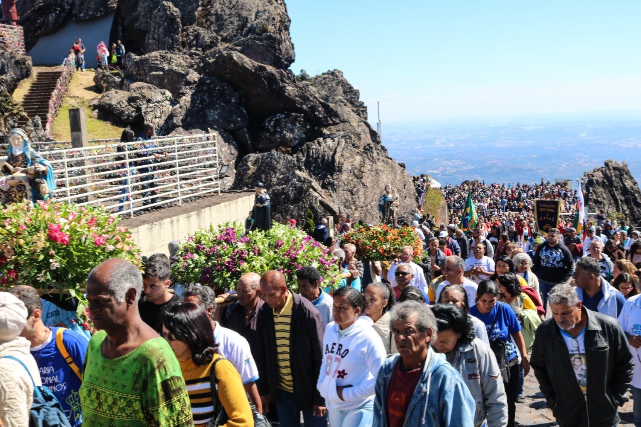 Peregrinação Vicentina reúne mais de 6 mil fiéis no Santuário da Padroeira de Minas