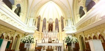 Santuário Arquidiocesano de Adoração Perpétua-Paróquia Nossa Senhora da Boa Viagem apresenta presbitério após restauração