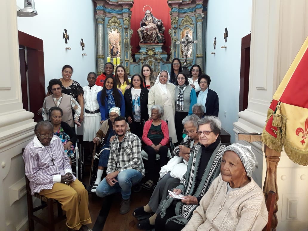 Senhoras da Casa Santa Zita participam da Novena Jubilar no Santuário Basílica Nossa Senhora da Piedade