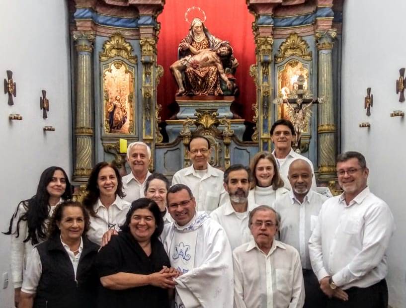 Fiéis se alegram com apresentação de canto gregoriano no Santuário da Padroeira de Minas
