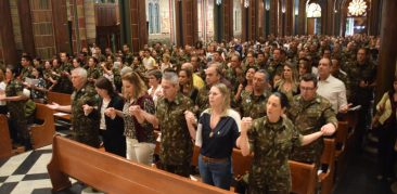 Dom Otacilio celebra Missa durante a semana de homenagens aos soldados