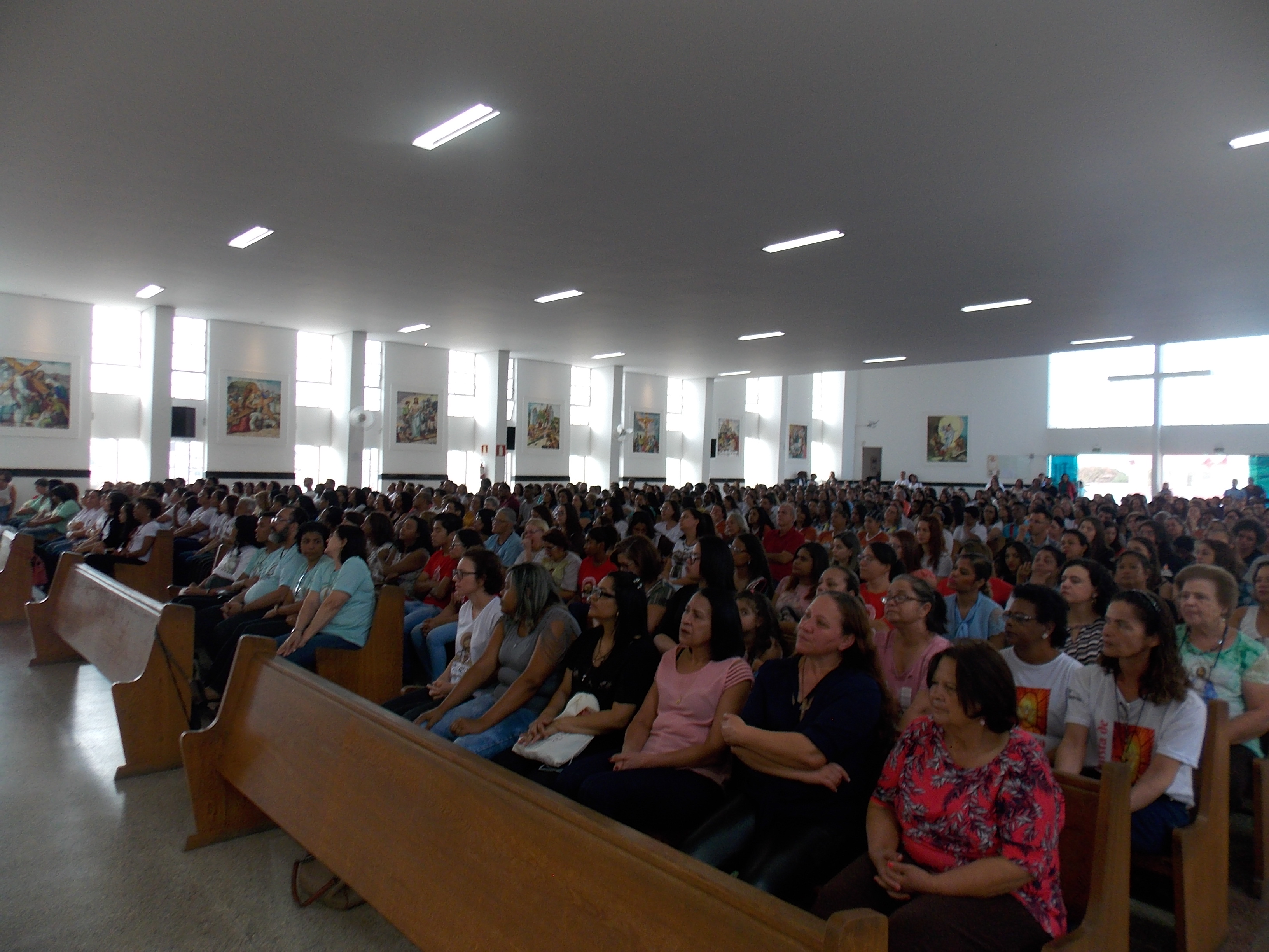 Mais de 700 catequistas da Região Episcopal Nossa Senhora da Conceição participam de Missa presidida por dom Edson