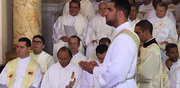 Diácono Fernando Lima Almeida é ordenado padre- acompanhe a programação das primeiras missas presididas pelo novo sacedote