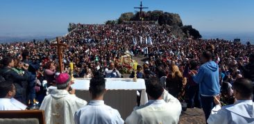 Espiritualidade e fé: milhares de jovens peregrinam ao Santuário Basílica da Padroeira de Minas