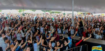 Milhares de fiéis participam do Hallel Rensa