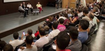Seminário Economia de Francisco: Dom Mol conduz momento de reflexão, na PUC Minas, sobre economia sustentável, social e solidária