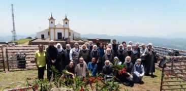 Monjas e monges beneditinos de diferentes partes do Brasil visitam o Santuário Nossa Senhora da Piedade