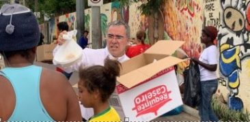 Evangelizadores do Santuário São Judas Tadeu oferecem refeições à população de rua – Dia Mundial dos Pobres