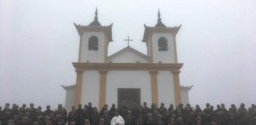 Exército celebra centenário do 12º BI com peregrinação ao Santuário da Padroeira de Minas